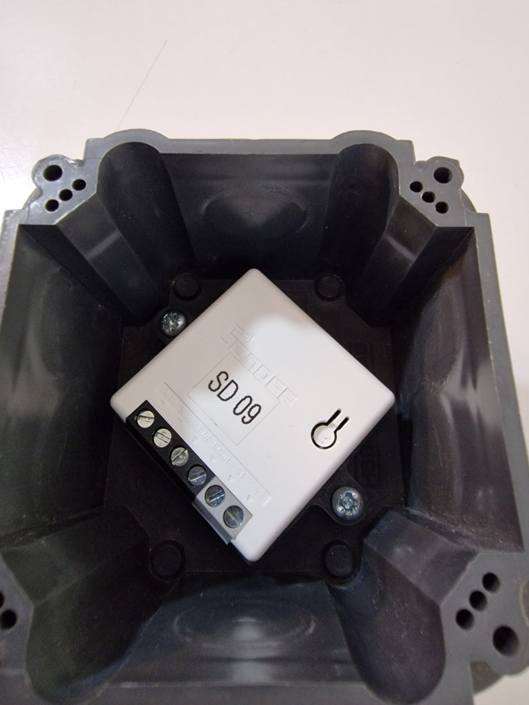 Adapter Sonoff Mini R2 do wtyczek szwajcarskich (HSB-WEIBEL)