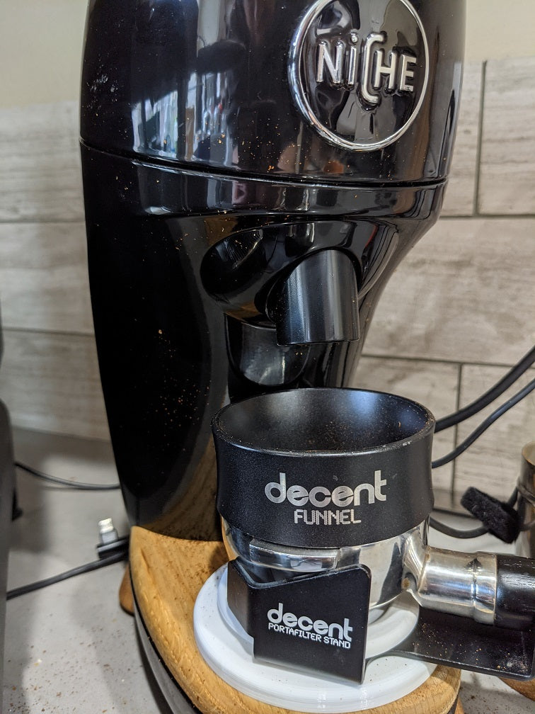 Adapter umożliwiający montaż uchwytu kolby Decent Espresso na młynku Niche Zero