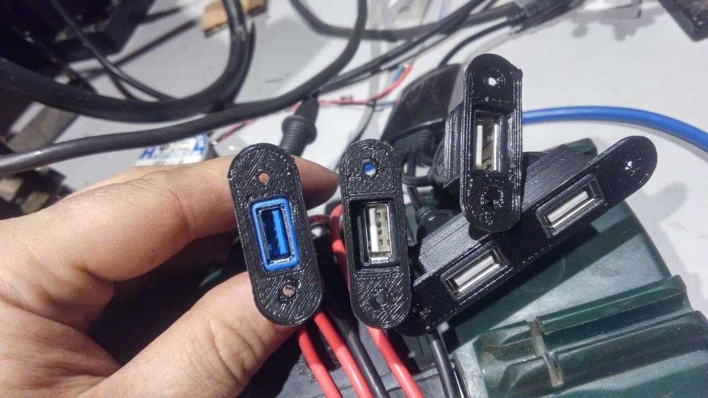 Kołnierz do uchwytu kabla USB do 4-portowego koncentratora USB i przedłużacza USB3