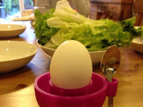 Kubek na jajka z uchwytem na skorupkę jajka i uchwytem na łyżkę
